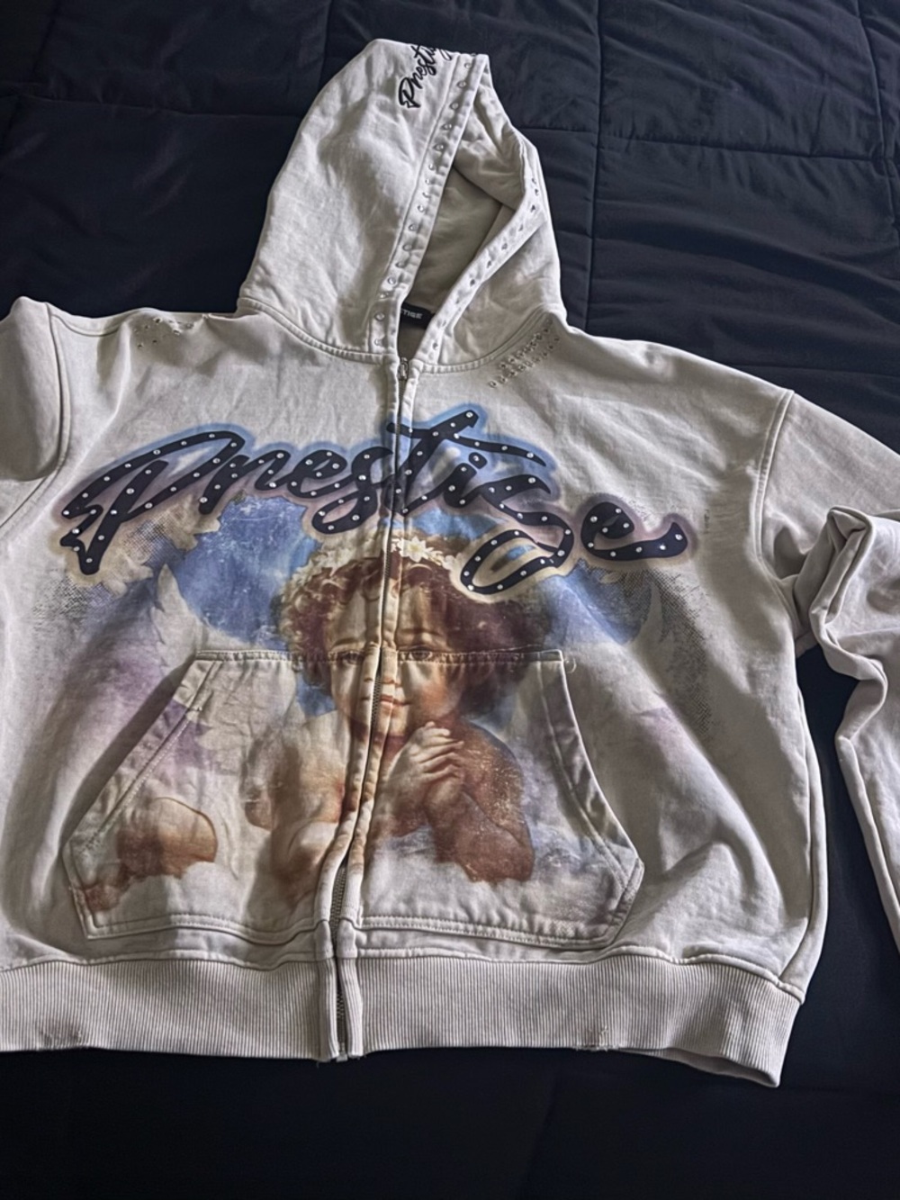Graphic Prestige Angel Zip-Up Hoodie in Light Beige- Size L